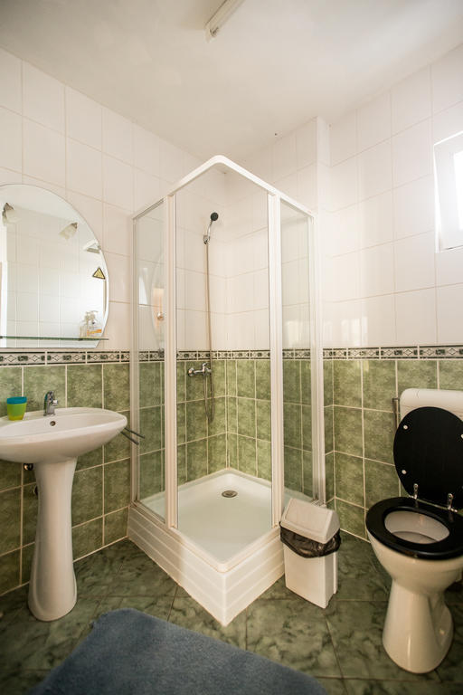 Pensiunea Poarta Oilor Girbova Room photo